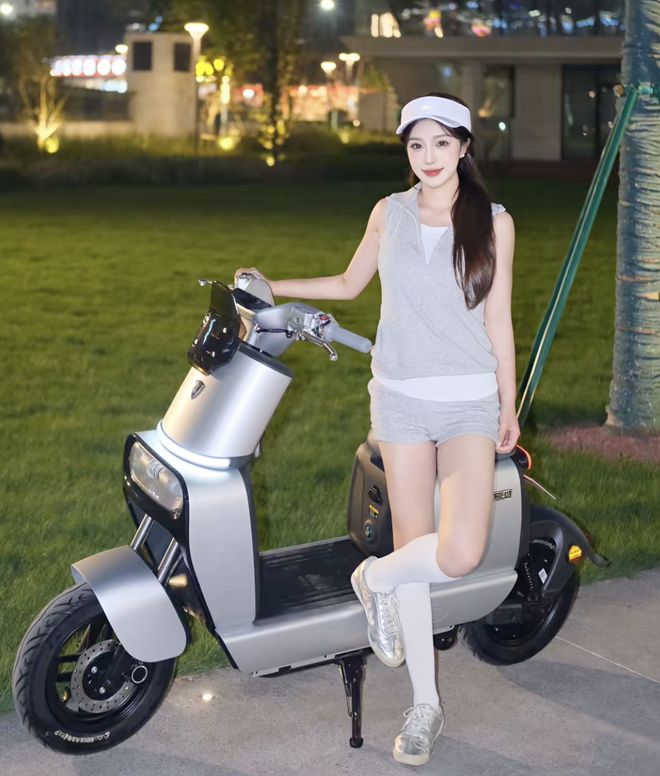 限重和限塑之下新国标电动车都长什么样？爱玛、立马给出了漂亮答案！(图5)