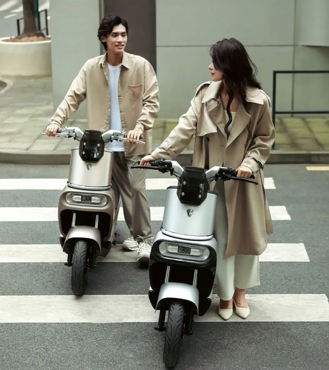 限重和限塑之下新国标电动车都长什么样？爱玛、立马给出了漂亮答案！(图7)