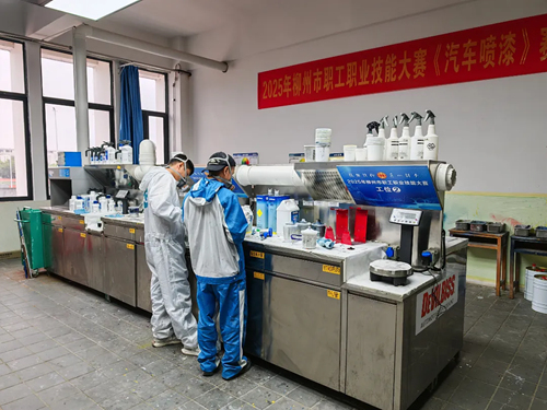 柳州二职校助力汽车企业职工在2025年广西职工技能大赛中获佳绩(图1)