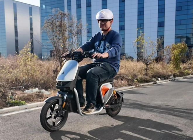 续航110公里+钣金车身!两款高性价比新国标电动车通勤代步神器(图2)