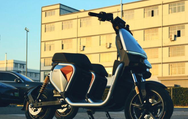 续航110公里+钣金车身!两款高性价比新国标电动车通勤代步神器(图1)