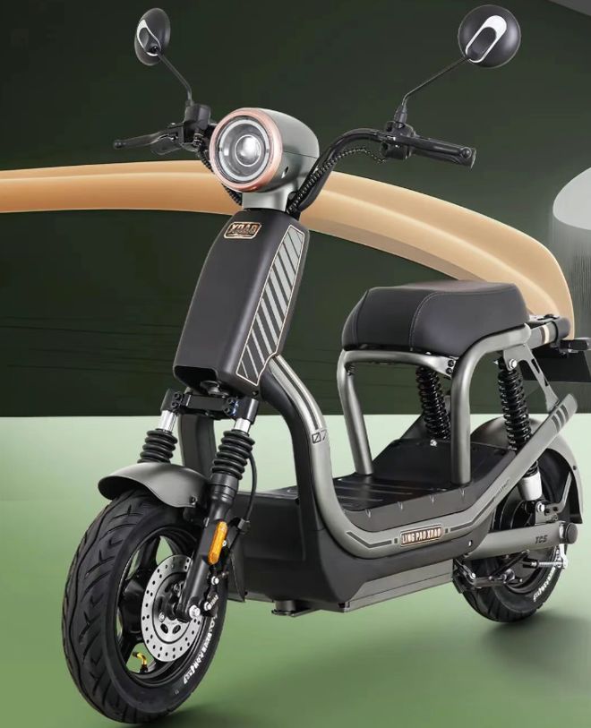 续航110公里+钣金车身!两款高性价比新国标电动车通勤代步神器(图5)