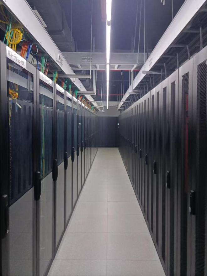 江苏扬州:“算”力全开赋能千行百业让数字经济开出“一城繁花”(图2)