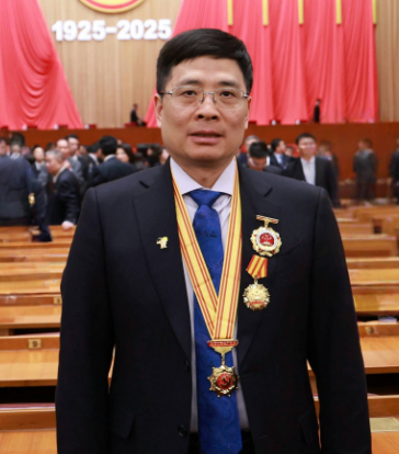 海尔集团2人荣获“全国劳动模范”称号(图1)