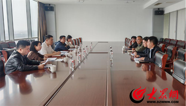 滨州市行政审批服务局“审批管家”赴邹平市重点项目一线开展上门服务(图2)