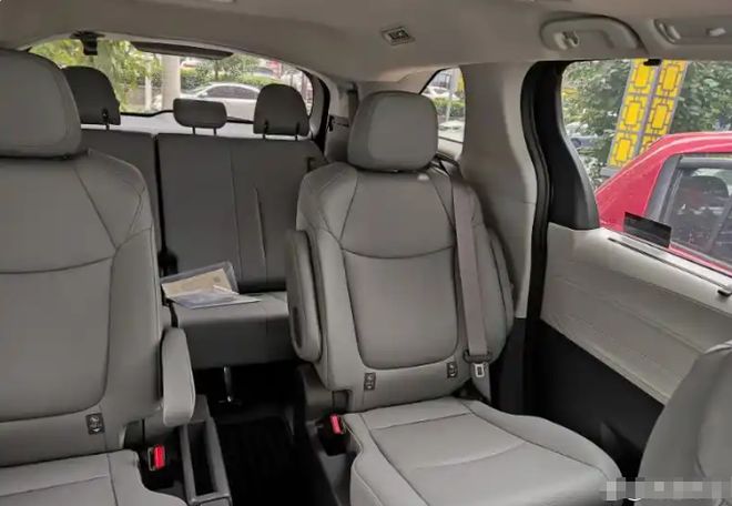 20多万的丰田格瑞维亚值得购买吗?(图6)