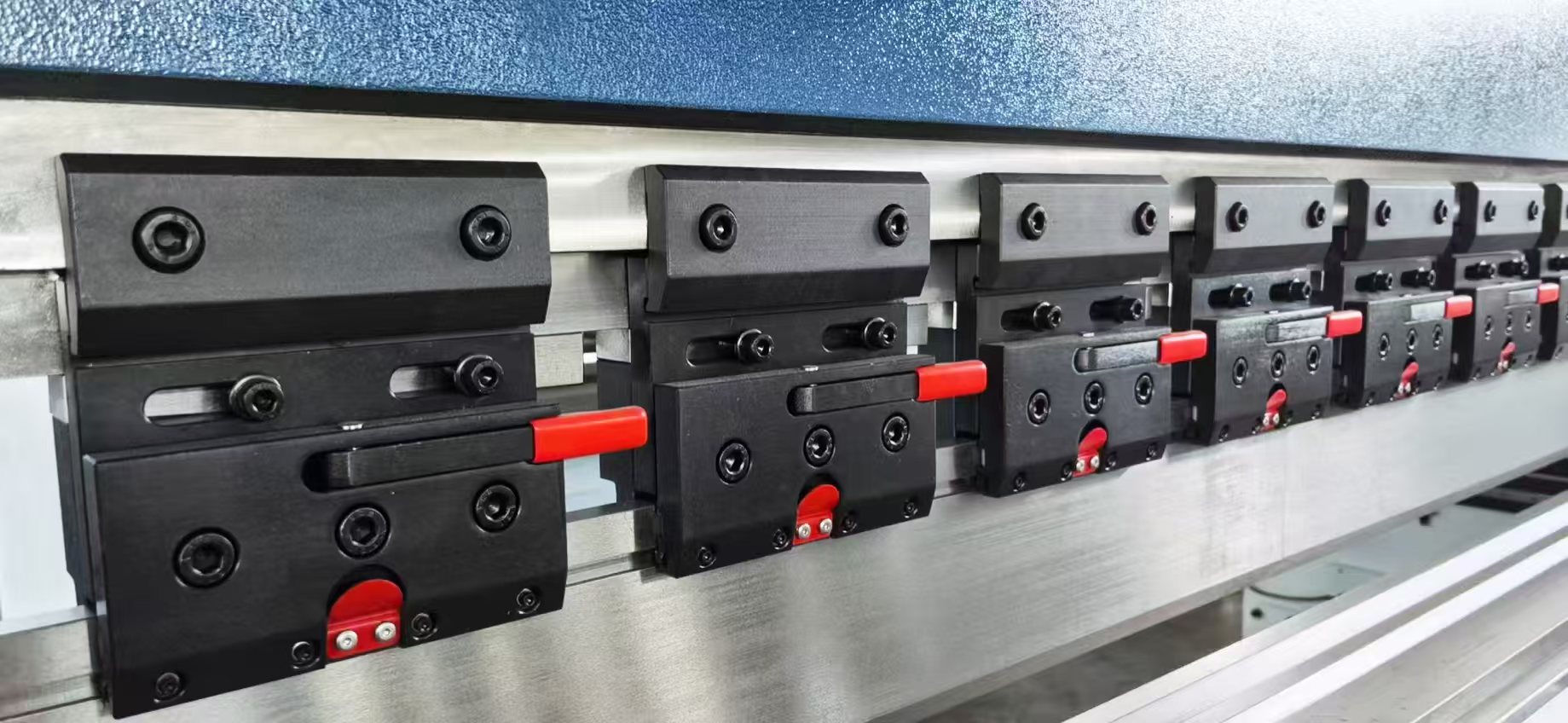 智造升级弯道超越:2026年电液伺服数控折弯机主流服务商适配指南(图1)