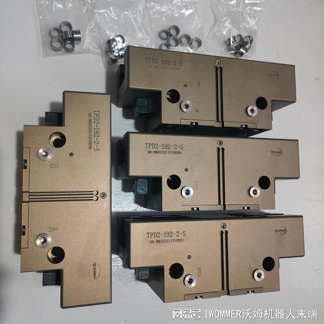 工业机器人夹爪：重载上下料性价比开启智能新航！(图1)